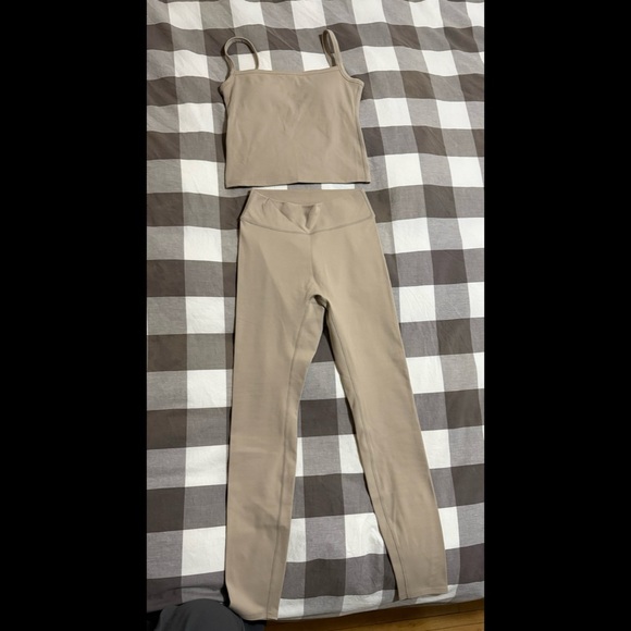 New 437 The Classic Tank Cappuccino Medium - Picture 2 of 6